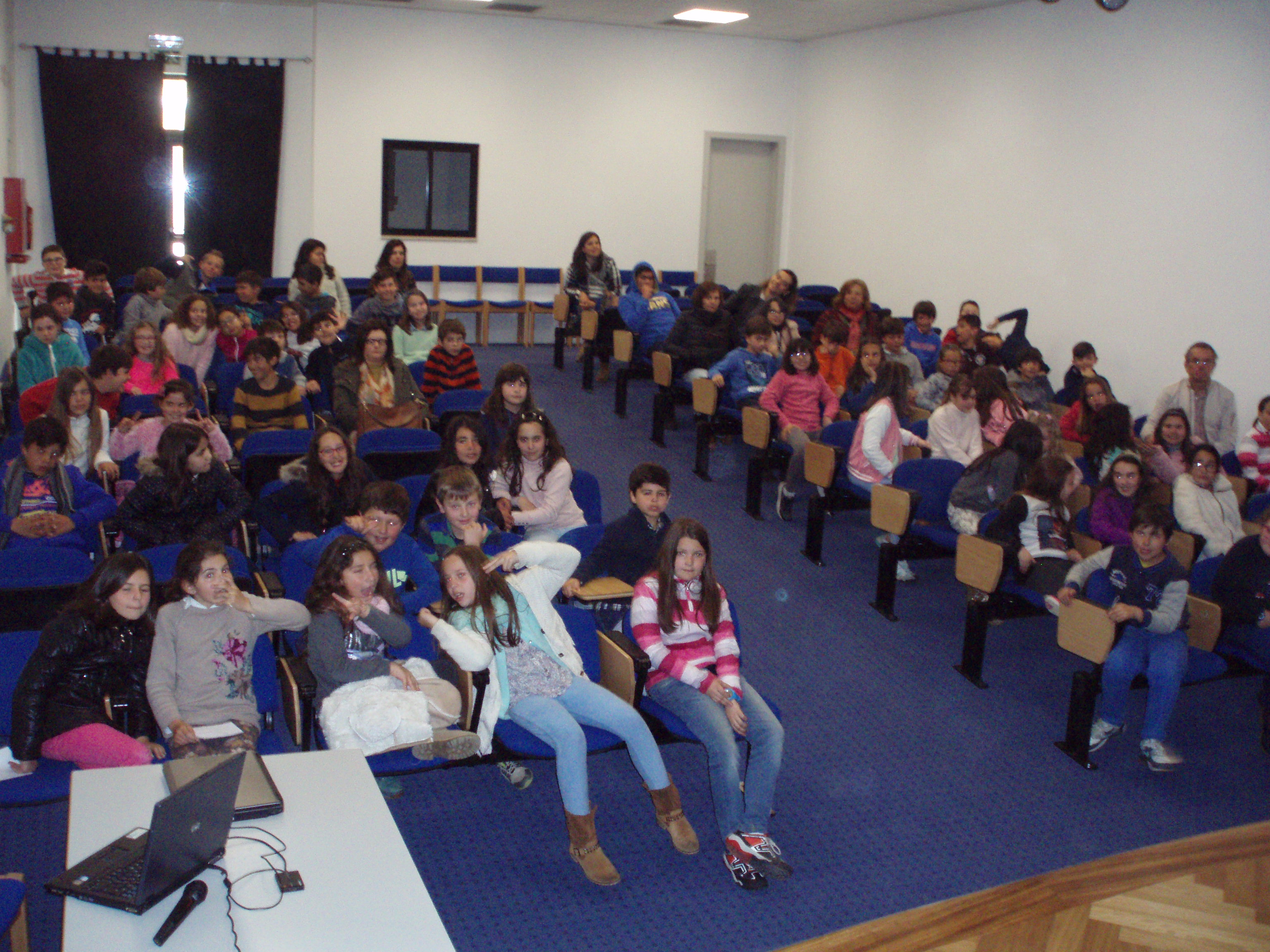 A décima quarta edição do Concurso Internacional de Desenho Infantil da Aqualia convida as crianças a contar uma história sob o tema “ O ciclo da água, uma aventura para valentes”